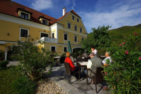 Отель Hotel Weinberghof & Weingut Lagler  Шпиц